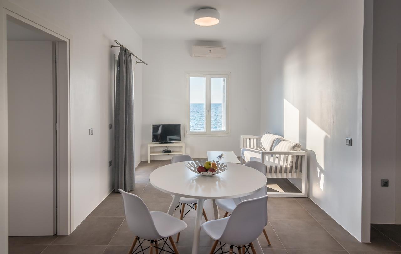 Milos Waves Luxury Apartments بولونيا المظهر الخارجي الصورة