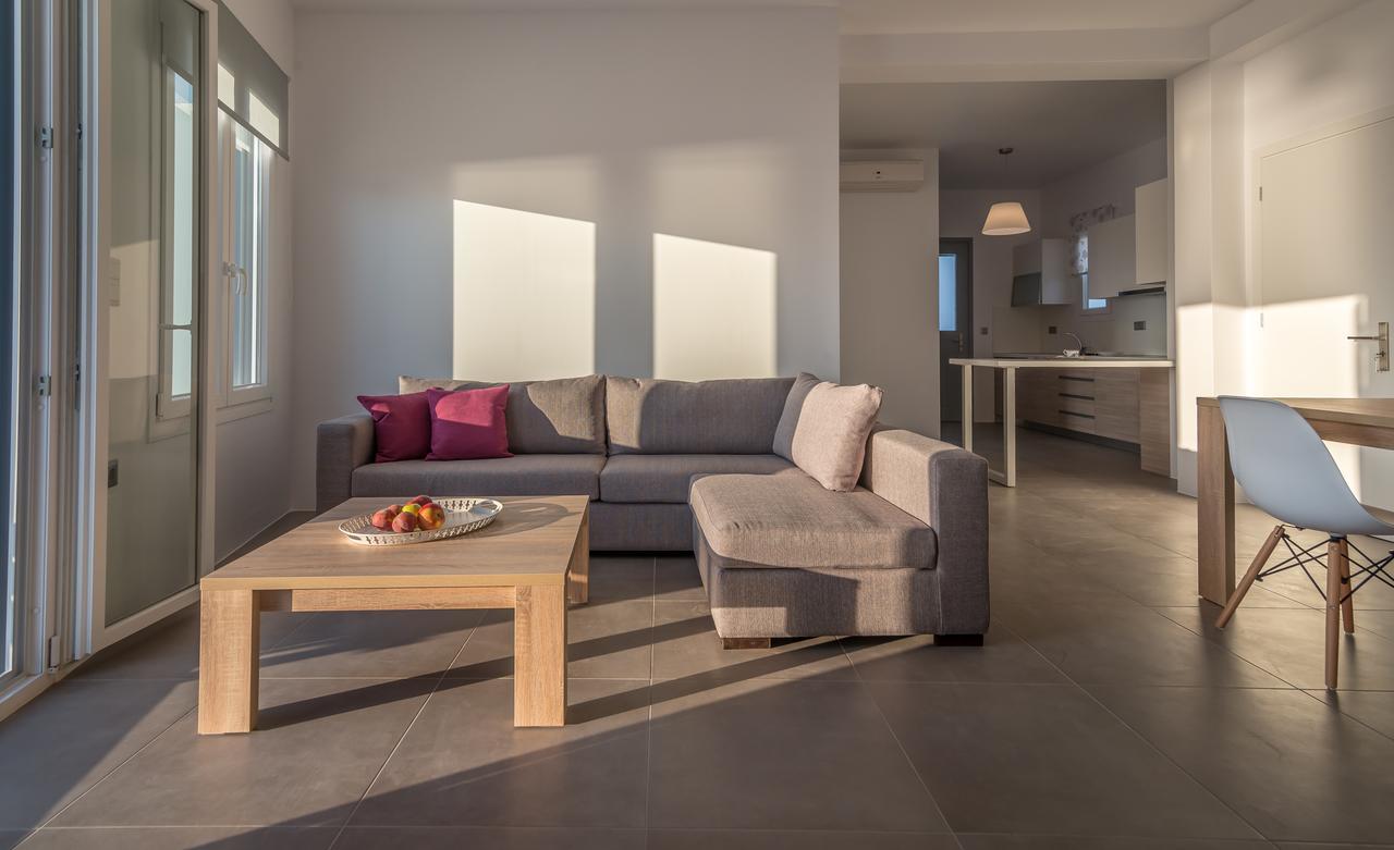 Milos Waves Luxury Apartments بولونيا المظهر الخارجي الصورة
